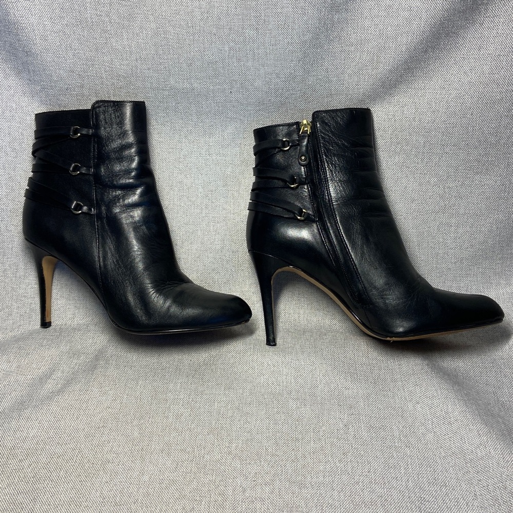 Halogen Women’s Black Leather Ankle Boots – Size 8